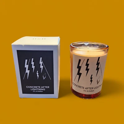 D.S. Vela perfumada de concreto después del rayo & Durga, 7 oz  Foto 1 de 2