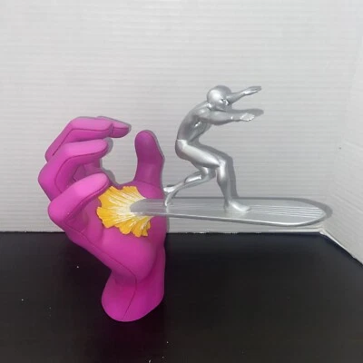 Estatua Silver Surfer Mano de Galactus Jack Kirby ATTAKUS Foto 1 de 4