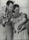 1951 Press Photo Tony Martin & Wife Cyd Charisse With Son Tony Jr. - Pip26599