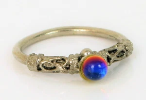 VTG BEAUTIFUL STERLING SILVER RING DAINTY UNIQUE BLUE RED GLASS BEAD STONE SZ 6 - Picture 1 of 1