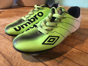 UMBRO Arturo Soccer Cleats Boy's 13 Neon Green Black Size EUC