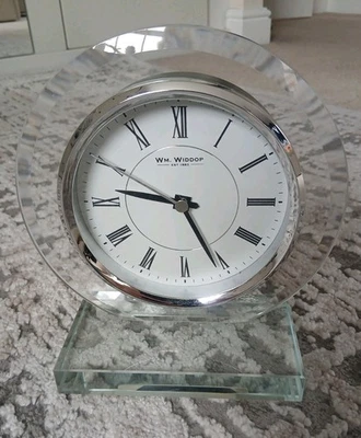 WM Widdop Round Glass Mantel Clock - Image 1 of 4