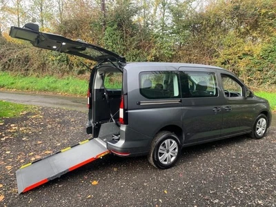  Volkswagen Caddy Maxi 1.5 TSI 116 5dr WHEELCHAIR ACCESSIBLE VEHICLE 5 SEATS - Image 1 of 4