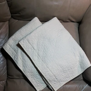 2 Better Homes & Garden Pillow Shams Quilted 100% Cotton 21x28 Standard - Picture 1 of 5