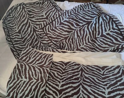 Falda de cama Queen con dos fundas cuadradas de 26" Foto 1 de 2