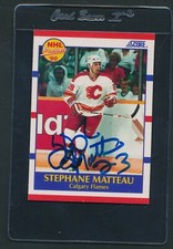1990/91 Score #381 Stephane Matteau Flames Signed Auto *D4032
