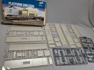 HO scale Walthers # 933-3175 PLATFORM SHELTERS KIT - Makes 4 X 11' platforms - Picture 1 of 14