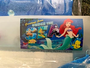 Disney Store Princesa Ariel 30"X 60" Toalla de Playa Saludos Bajo el Mar - ¡Nueva! - Imagen 1 de 4