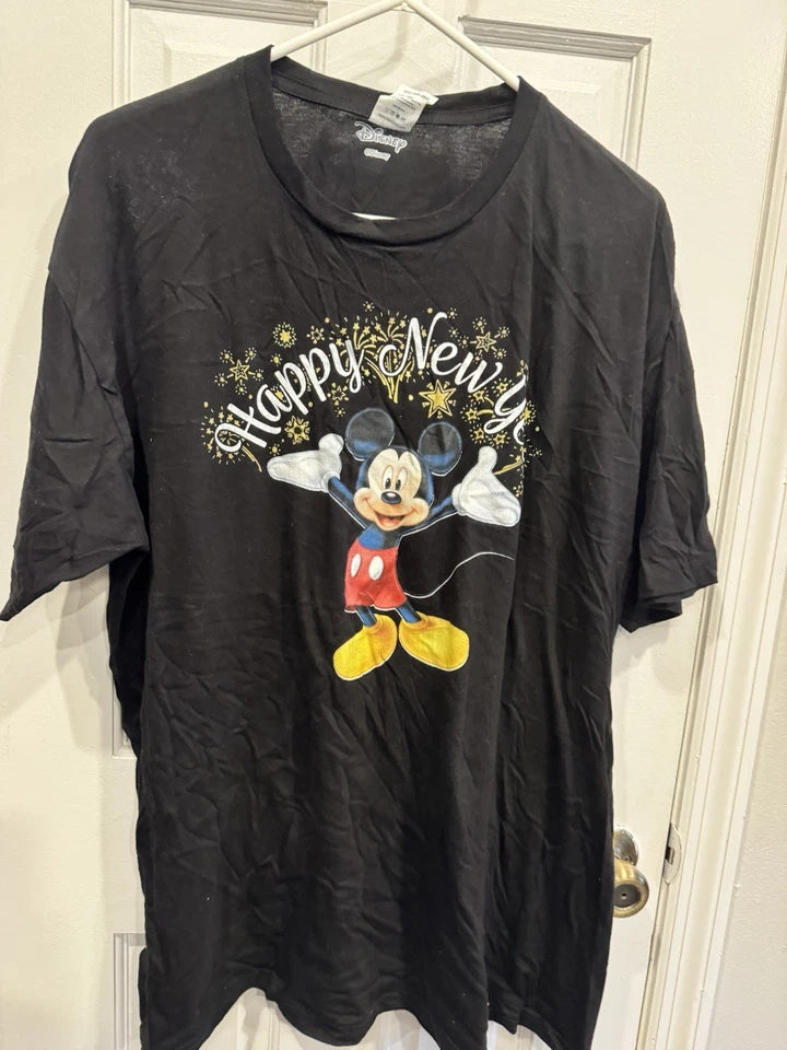 Camiseta Unisex o Hombre Feliz Año Nuevo Talla XL - Mickey Mouse * Foto 1 de 1