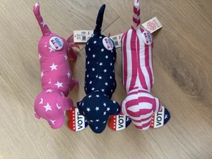 Seltene Victoria’s Secret Pink Mini Hund Stimme für rosa Set mit 3 Hunden und Knöpfen - Bild 1 von 5