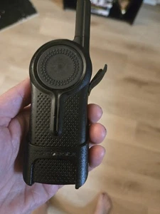 Motorola DLR1020 UHF 2-Way Radio - Zdjęcie 1 z 4