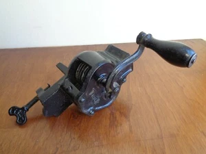 ANTIQUE VINTAGE TURNTABLE IRON CRANK BEAN SLICER/GRINDER,"TECK" - Picture 1 of 9