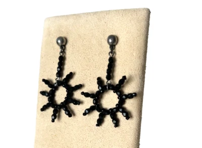 NUEVO Pendientes de perlas semilla de cristal República Checa colgante flor gancho para sol negro Foto 1 de 4