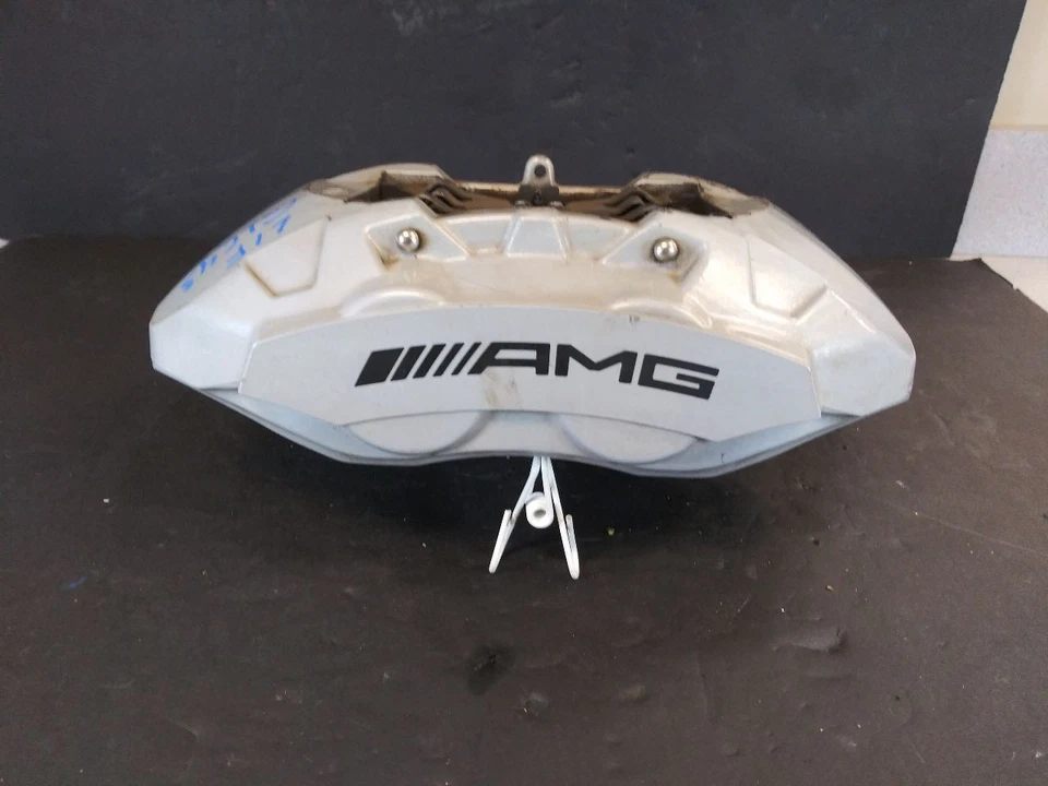 Mercedes GLC43 2021 OEM AMG pinza de conductor 205 tipo C43 delantera para 17-23 Foto 1 de 4