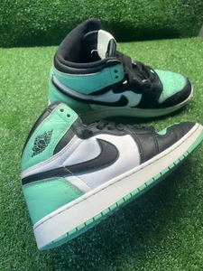 Nike Kid's Size 5.5 Air Jordan 1 Retro OG High Black Green Glow FD1437 130 - Picture 1 of 14