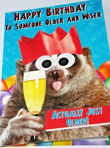 Tarjeta de feliz cumpleaños. Older & Wiser. Gama de animales de fiesta de tarjetas Heartstring. - Imagen 1 de 4