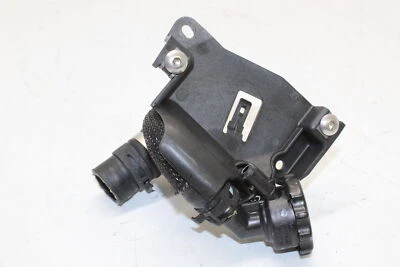 16-20 Triumph Street Twin 900 Tapa de radiador Cuello y mangueras OEM Foto 1 de 4