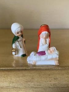 Statuine Napco vintage mini set presepe 2" bambino Gesù Maria Giuseppe bordo oro - Foto 1 di 20