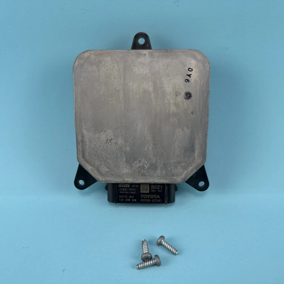 2017-2022 Toyota Prius Prime OEM Right Headlight Ballast Module 8990847040 - Image 1 of 4