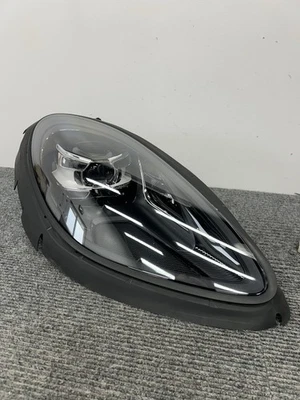 OEM 2019 - 2022 Porsche Macan LED Headlight (Right/Passenger) 95B.941.010.BD - Image 1 of 4