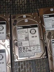 Dell 300GB 2.5" 10K SAS HDD Server Hard Drive 02M5JK - Picture 1 of 2