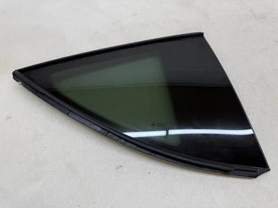 GENUINE LOTUS EMIRA REAR RIGHT SIDE WINDOW GLASS EM2 - image 1 of 4