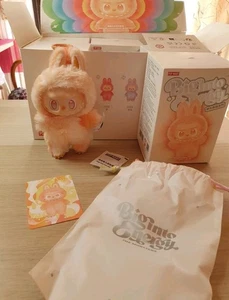 Pop Mart Labubu the Monsters Big Into Energy Series „Happiness“ Original - Bild 1 von 5