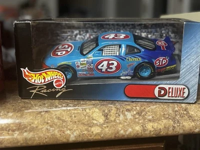 JOHN ANDRETTI #43 STP HOT WHEELS RACING DELUXE NASCAR ESCALA 1:24 NOVO NA CAIXA - Imagem 1 de 4