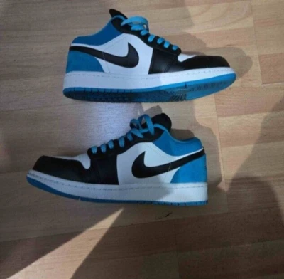 Carefully Used Jordan Air Jordan 1 Low SE 'Laser Blue' SZ 9 - Image 1 of 4