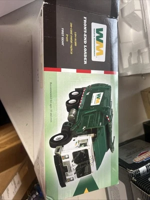 Camión de basura cargador frontal First Gear 1/34 WM gestión de residuos Foto 1 de 4