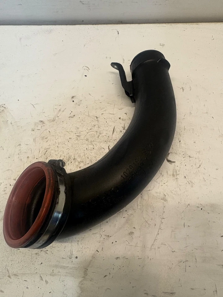 VOLVO S60 S80 V60 V70 XC60 XC70 2.4 DIESEL TURBO INTAKE PIPE 30774692 2008-2015 - Изображение 1 из 1