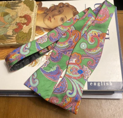 Pajarita de madera VERDES COLLADOS - Paisley verde - Hecha a mano - Seda - ¡Agotada en línea! Foto 1 de 4