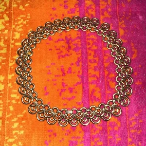 Vintage signiertes CROWN TRIFARI gebürstetes goldfarbenes BAND Halsband Halskette 13”-14” - Bild 1 von 16