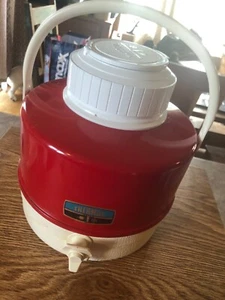 VINTAGE Thermos 1 Gallon Picnic Camping Water Jug Red & White Plastic - Picture 1 of 6