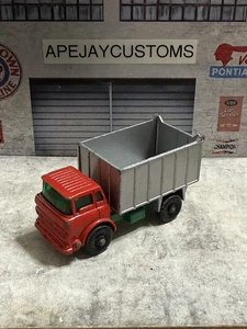 Vintage 1968 Matchbox Series No. 26 GMC Tipper Truck - Red & Silver - Picture 1 of 5