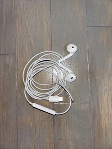 Apple EarPods with Lightning Connector In Ear Canal Headset - White - Photo 1 sur 1