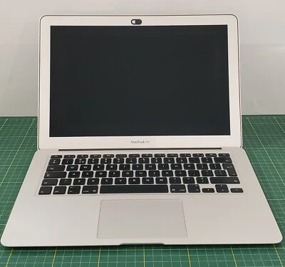 Apple MacBook Air A1466 (13" Mid 2013) i5 4GB DDR3, 128GB SSD, QWERTY UK _1.35_2 - Bild 1 von 4