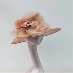 OVAL ROSE GOLD OCCASION HAT WEDDING ASCOT NO RETURN - Picture 1 of 6