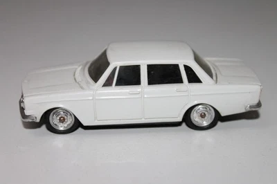 MINIALUXE 1/43 VOLVO 144 BLANC MADE IN FRANCE - Photo 1/4