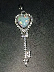 Colgante/dije llave plata 925 con corazón ópalo y pedrería incrustados- (CO936) - Imagen 1 de 7