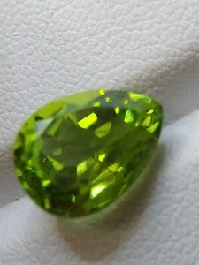 Earth mined peridot gemstone - faceted natural green chrysolite 5.70 CTS