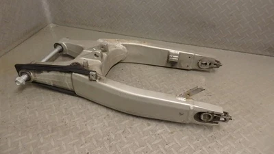 Honda Hornet 600 CB600 F-7 2007 brazo oscilante trasero con husillo y ajustadores de cadena Foto 1 de 4