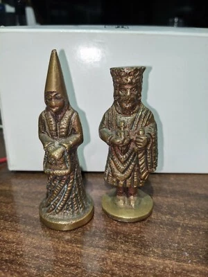 Piezas de ajedrez vintage de latón talladas a mano  Foto 1 de 3