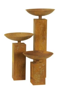 Säule quadratisch aus Metall mit Edelrost mit Pflanzschale in drei Größen - Bild 1 von 1