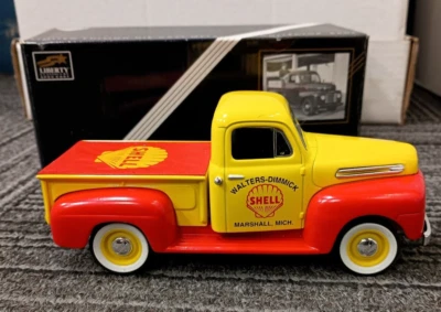 Ford F-1 1948 camioneta banco fundido a presión Foto 1 de 4