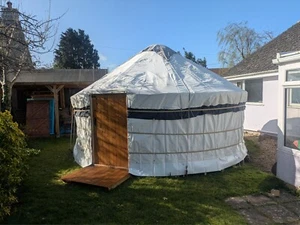 yurt - Picture 1 of 6