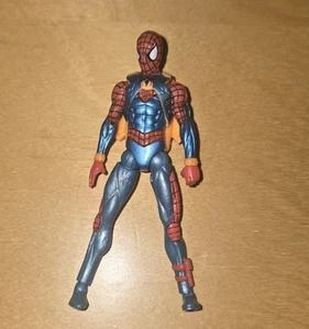 MARVEL 2009 SPIDER-MAN DIVE ATTACK PERSONAGGIO 4" CON ZAINO SUBACQUEO - Foto 1 di 2