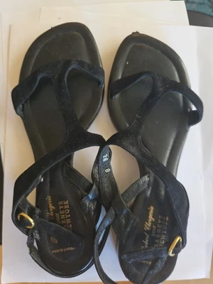 Sandalias planas de gamuza negras para mujer Robert Clergerie Pour Barney's New York 8 Foto 1 de 4