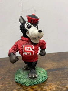 NCSU NC STATE WOLFPACK MEICO MASKOTTCHEN HERR WUF MINI STATUE FIGUR 🐺SELTEN🐺 - Bild 1 von 8