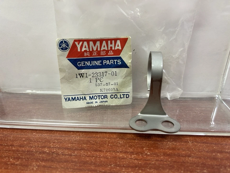 NUEVO NOS Fábrica Yamaha Parte # 1W1-23317-01-00 Soporte de Cable MX175 TT500 YZ125 Foto 1 de 1